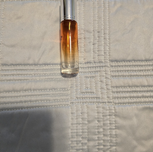 10ml glass bottle with roller ball - Picture 9 of 9
